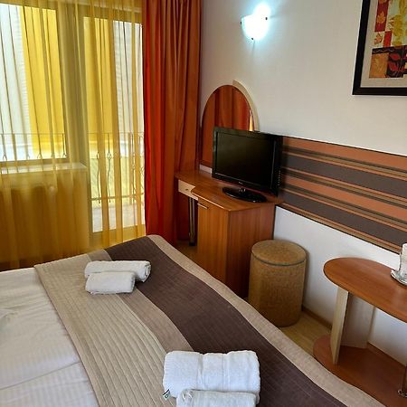 Restaurant Motel Dolorean Săcele Zewnętrze zdjęcie