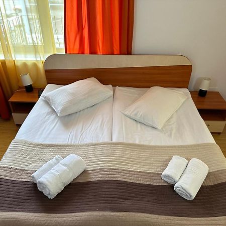 Restaurant Motel Dolorean Săcele Zewnętrze zdjęcie