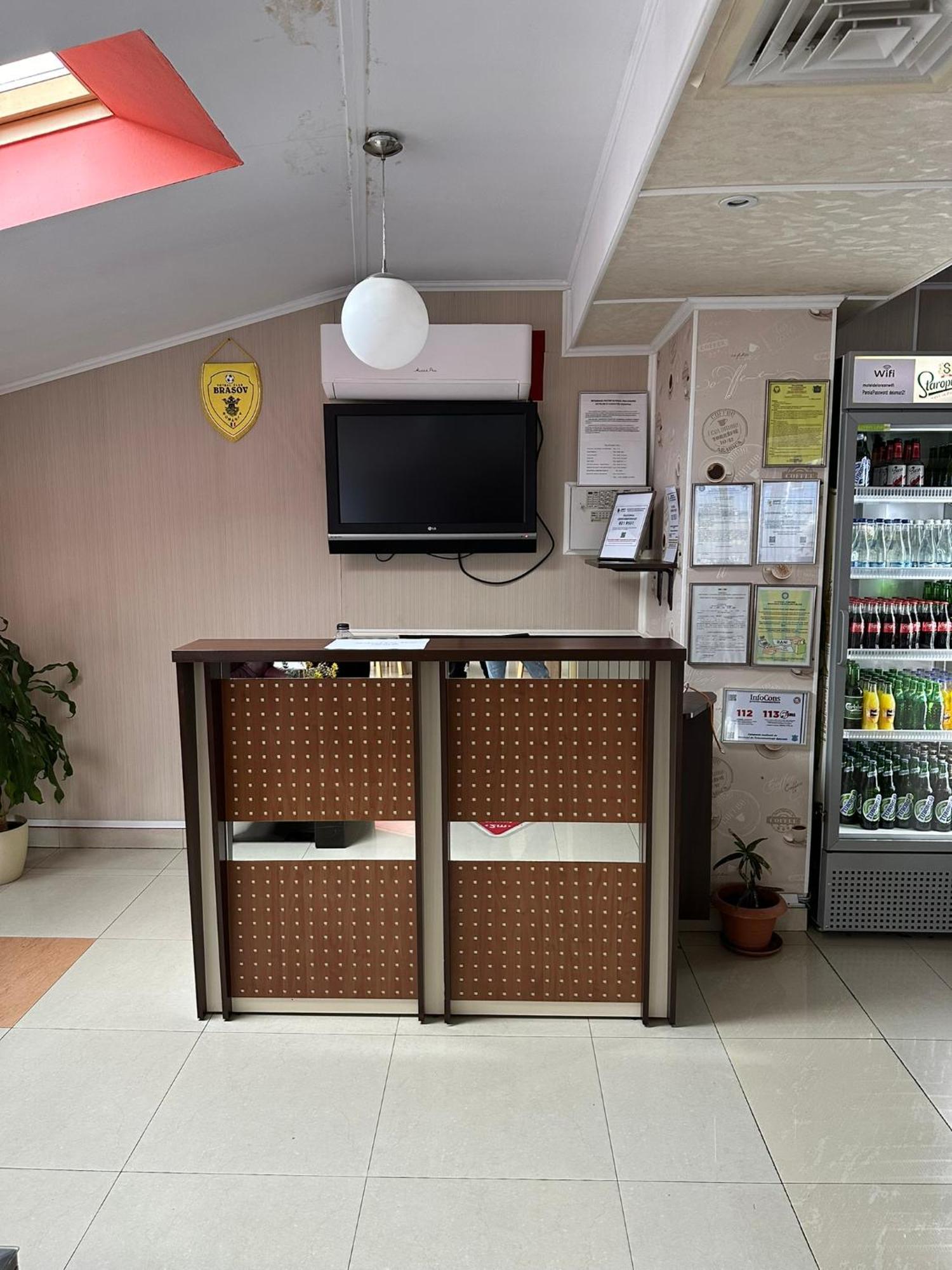 Restaurant Motel Dolorean Săcele Zewnętrze zdjęcie