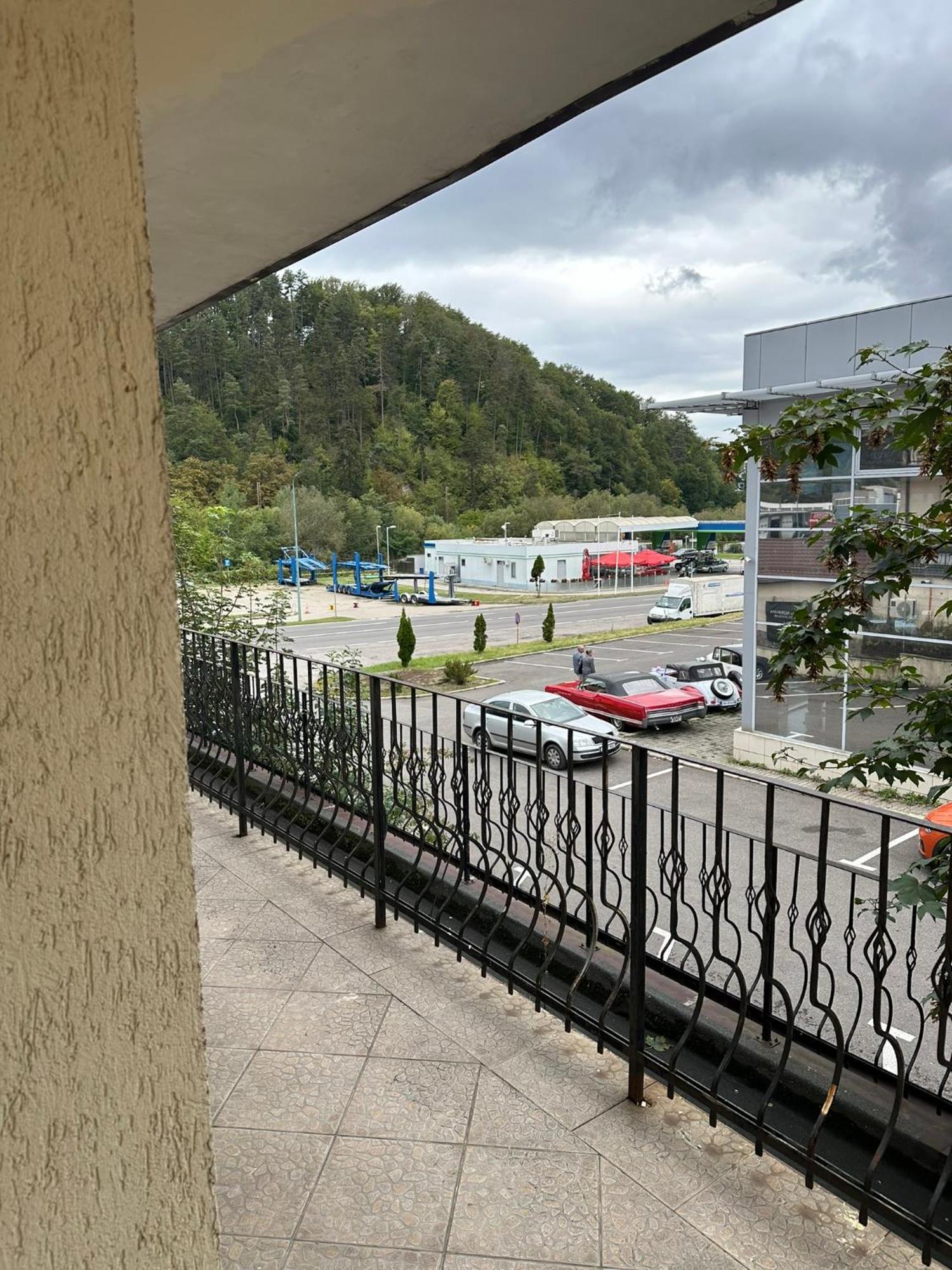 Restaurant Motel Dolorean Săcele Zewnętrze zdjęcie