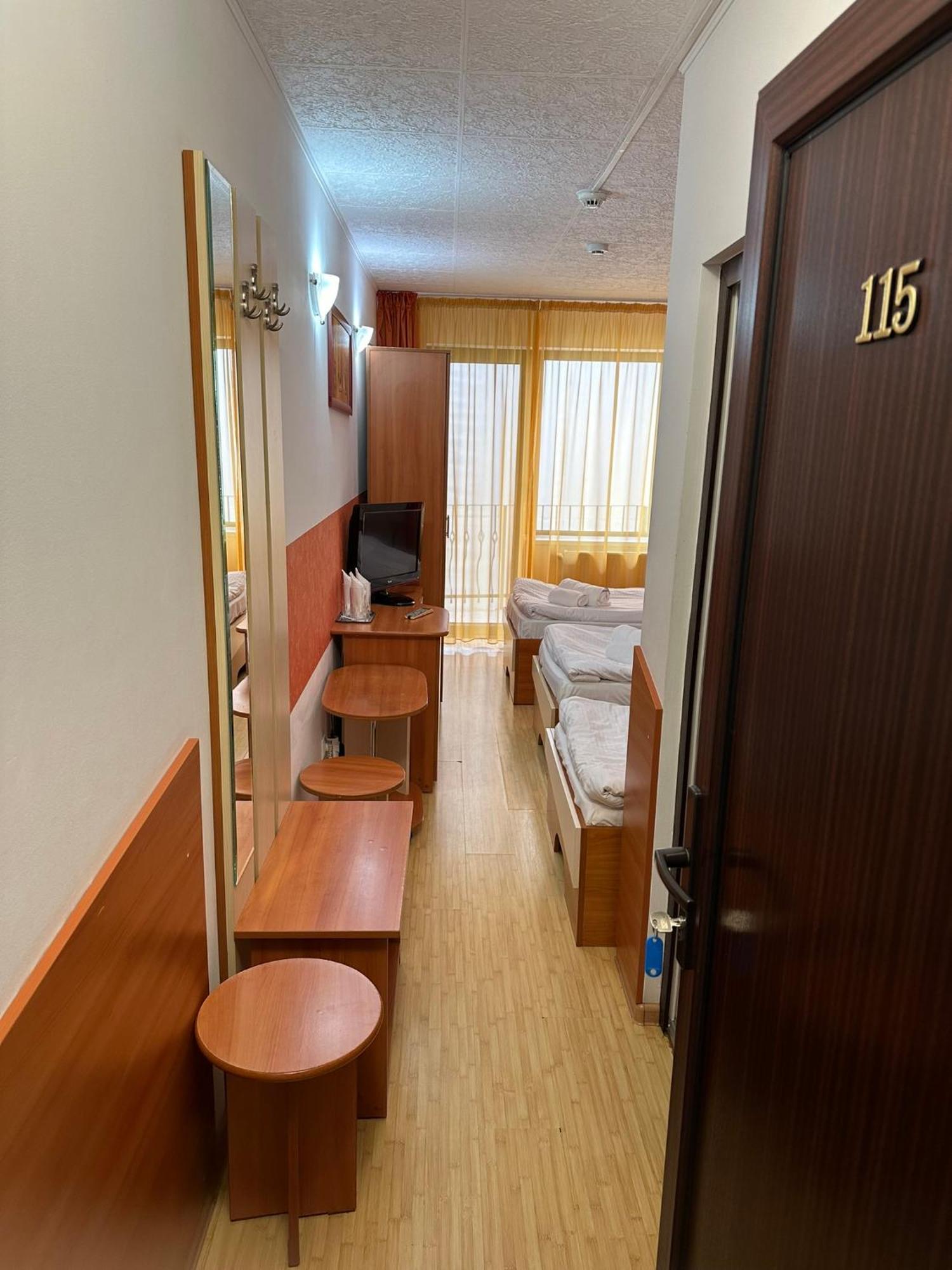 Restaurant Motel Dolorean Săcele Zewnętrze zdjęcie