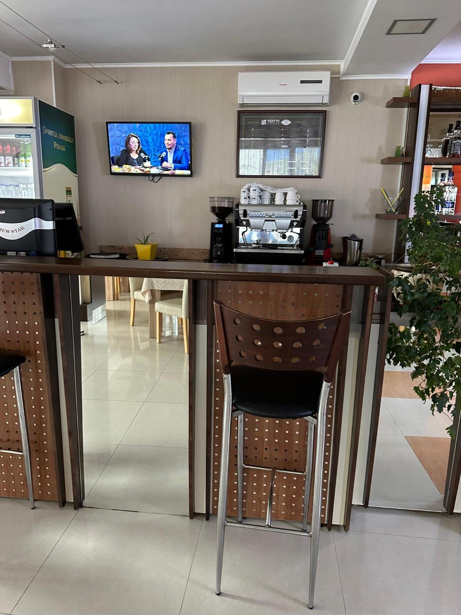 Restaurant Motel Dolorean Săcele Zewnętrze zdjęcie