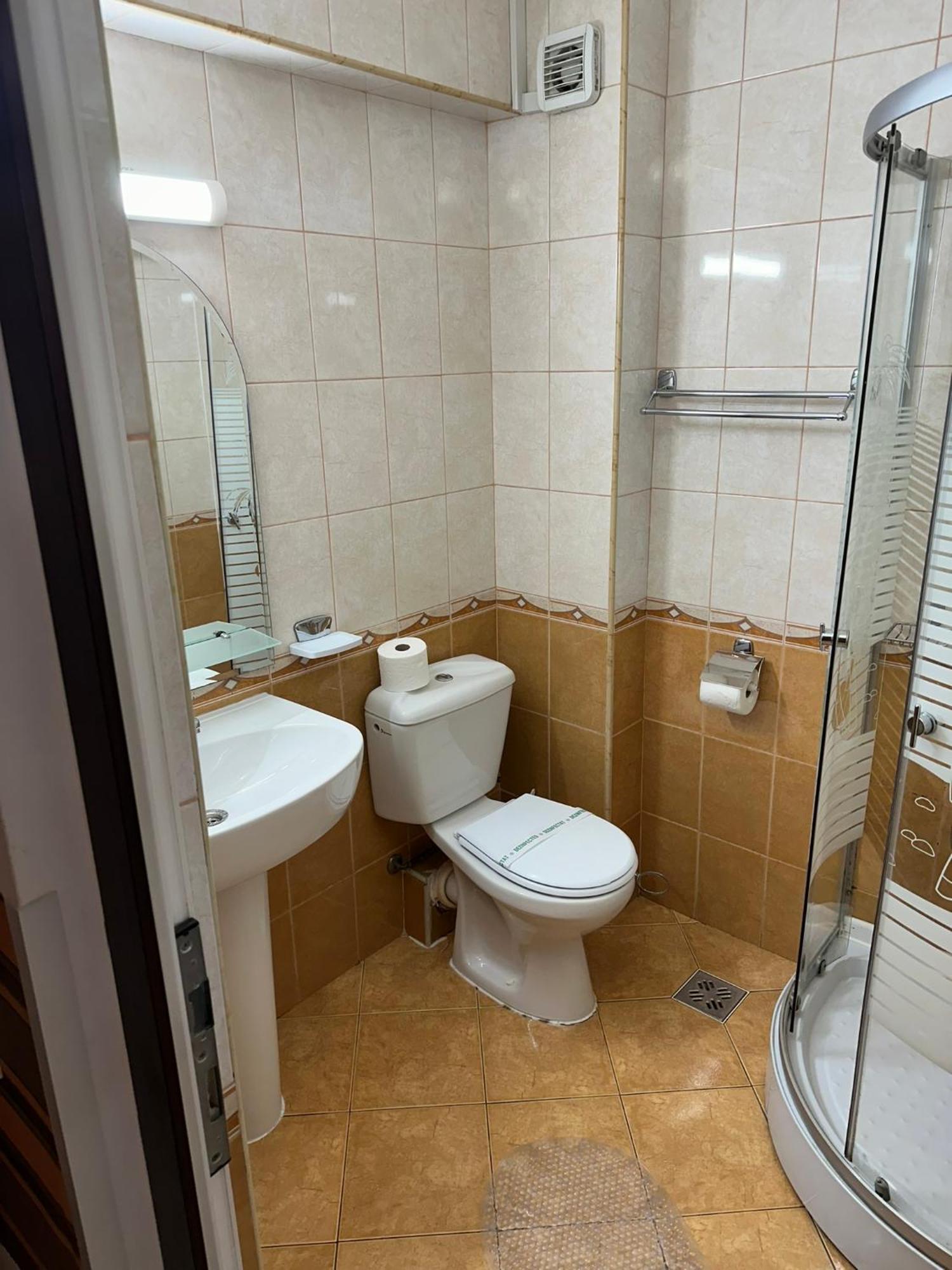Restaurant Motel Dolorean Săcele Zewnętrze zdjęcie