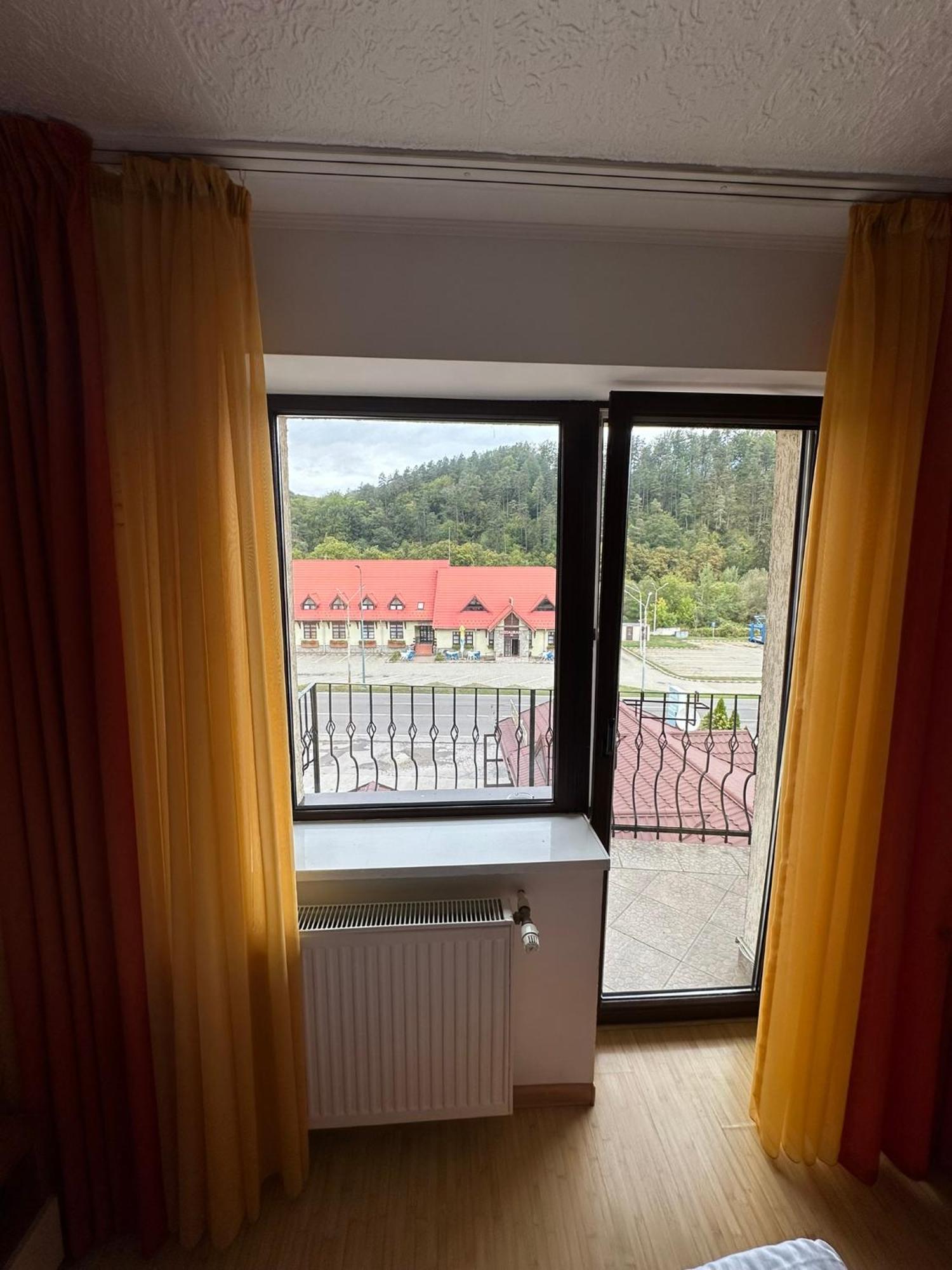 Restaurant Motel Dolorean Săcele Zewnętrze zdjęcie