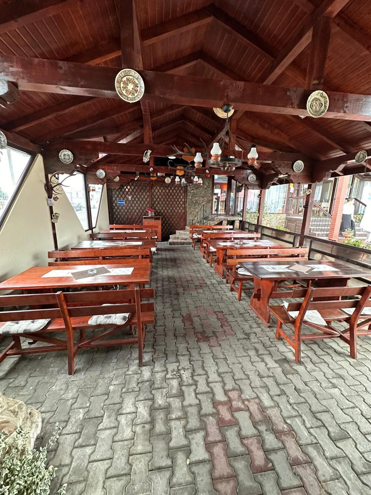 Restaurant Motel Dolorean Săcele Zewnętrze zdjęcie